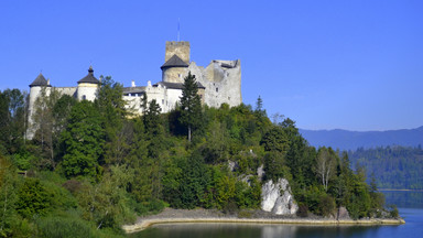 Warownia nad jeziorem — Zamek w Niedzicy