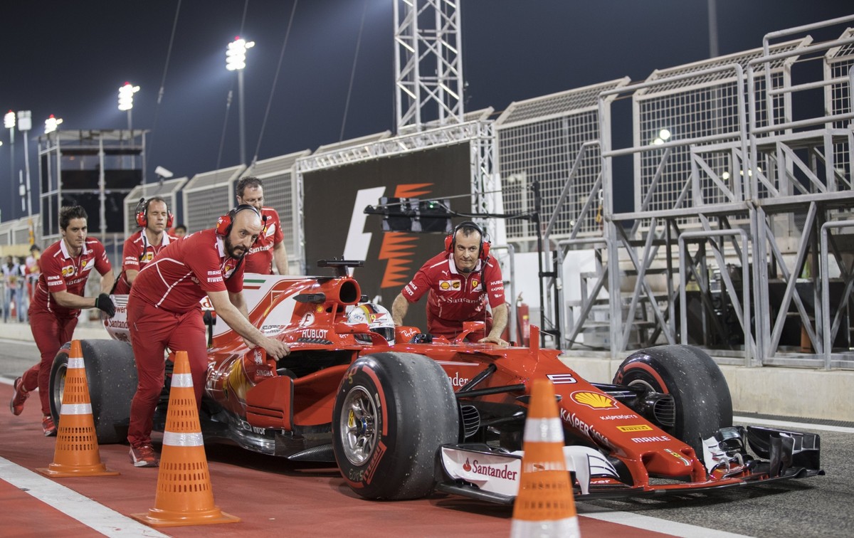 Vettel najszybszy na dwóch treningach przed GP Bahrajnu