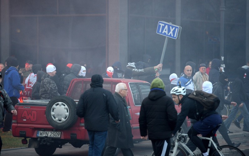 Uczestnicy Marszu Niepodległości 2014