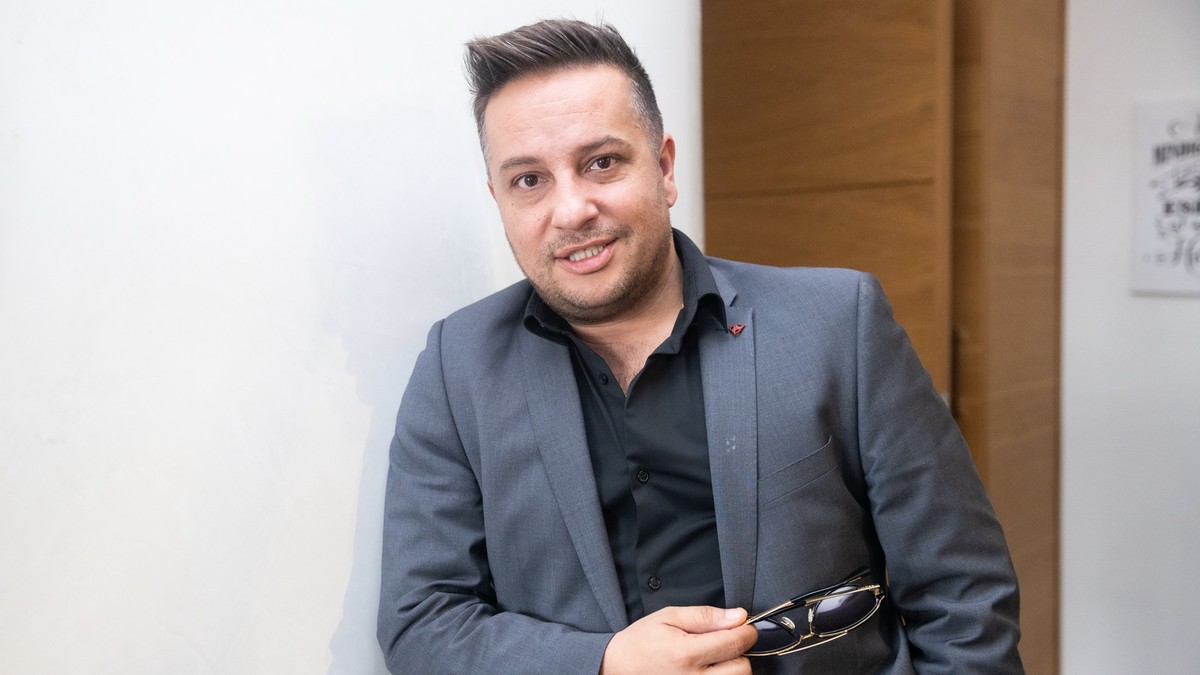 Mi történik? Szakítása után máris a Tinderen keresi társát L.L. Junior?