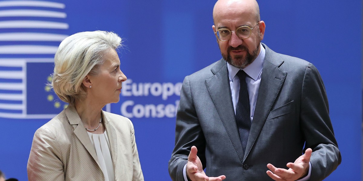 Szefowa KE Ursula von der Leyen oraz szef RE Charles Michel