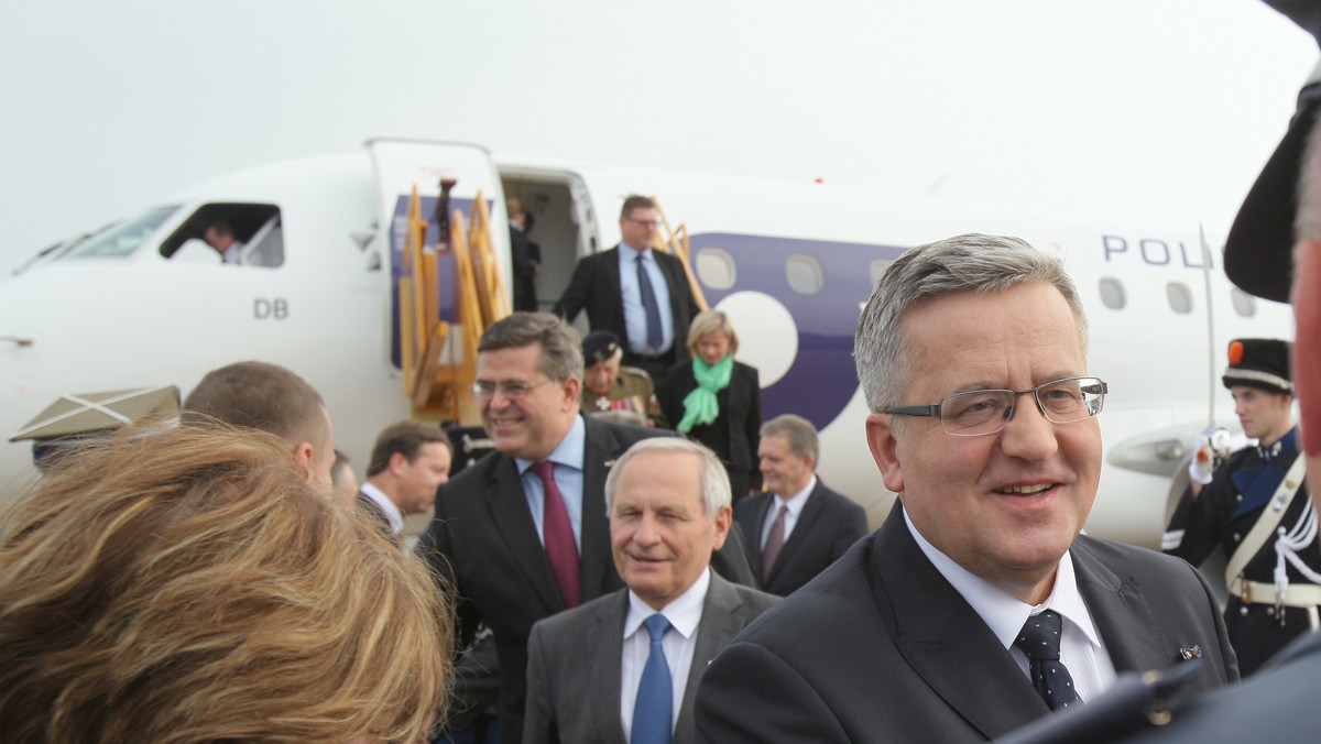 Prezydent Bronisław Komorowski rozpoczął w sobotę jednodniową wizytę w holenderskim Driel. Wraz z królem Holandii Wilhelmem Aleksandrem weźmie udział w obchodach 70. rocznicy udziału polskiej 1. Samodzielnej Brygady Spadochronowej w bitwie pod Arnhem.