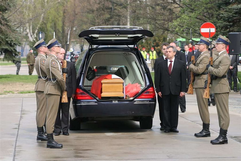 Maria Kaczyńska, śmierć, przylot, trumna, ceremonia, wystawienie, katastrofa, samolot, Smoleńsk