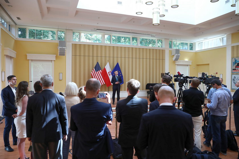 Andrzej Duda w USA. Protest przed ambasadą RP w Waszyngtonie