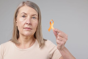 Nőknél másképp jelentkezik a szklerózis multiplex? Ezek a rájuk jellemző tünetek