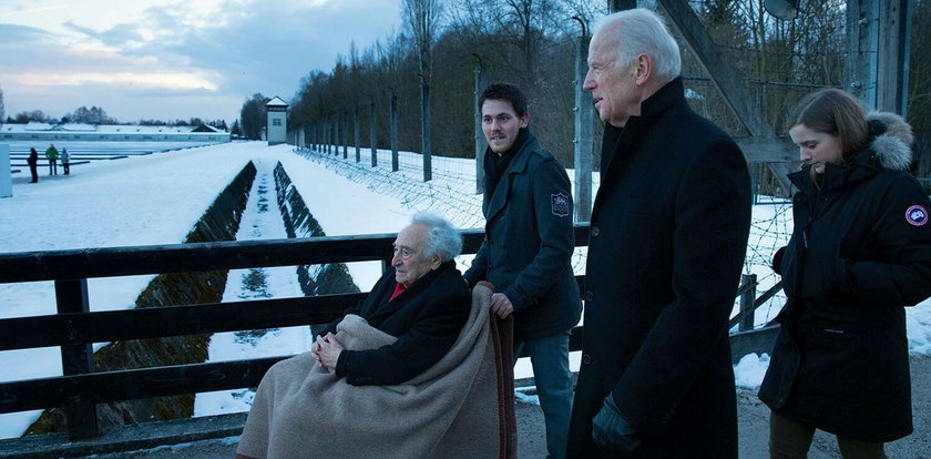 Joe Biden oskarża muzeum KL Dachau. "Okrutne detale zostały złagodzone"