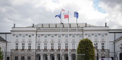 Incydent przed pałacem prezydenckim. Interweniowały służby