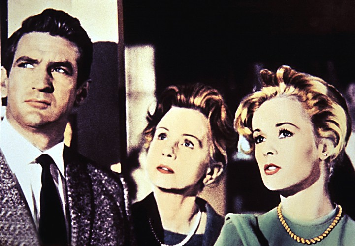 Rod Taylor, Jessica Tandy i Tippi Hedren w filmie 'Ptaki'