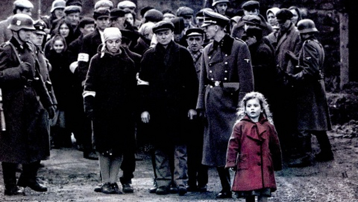 Oliwia Dąbrowska, która jako trzyletnia dziewczynka pojawiła się w filmie "Lista Schindlera" Stevena Spielberga w roli "Dziewczynki w czerwonym płaszczyku", opowiedziała o swoich doświadczeniach związanych z udziałem w produkcji.