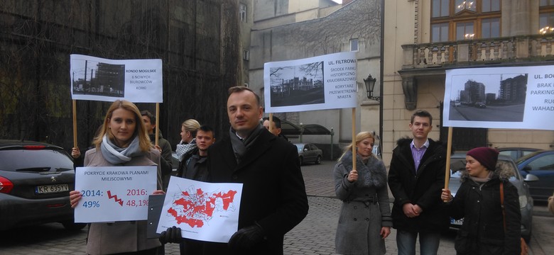 Łukasz Gibała zarzuca: miastem rządzą deweloperzy