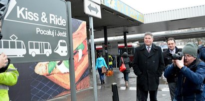 Pocałuj i jedź. Nietypowy parking w Poznaniu