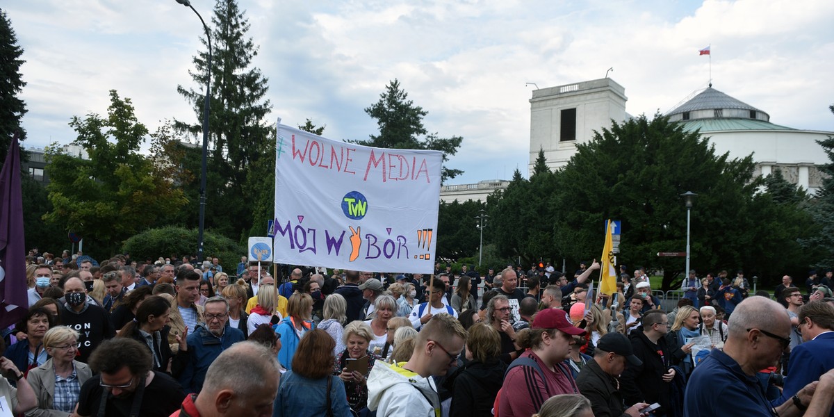 Lex anty-TVN: protesty w obronie TVN w całym kraju