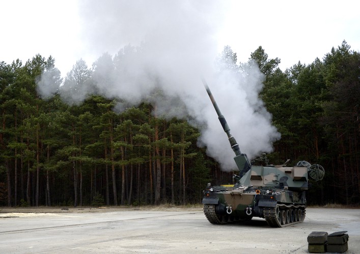 W ramah testów przeprowadzono m.in. próby artyleryjskie, te które wcześnie doprowadziły do mikropęknięć w podwoziu polskiej produkcji.<br><br>fot. (dd/zuz) PAP/Darek Delmanowicz