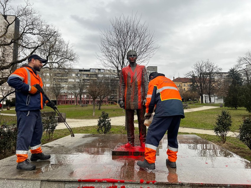 Čišćenje spomenika Gavrilu Principu
