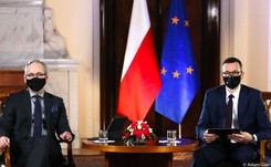 Co ze Świętami i Sylwestrem? Morawiecki i Niedzielski odpowiadali na pytania internautów