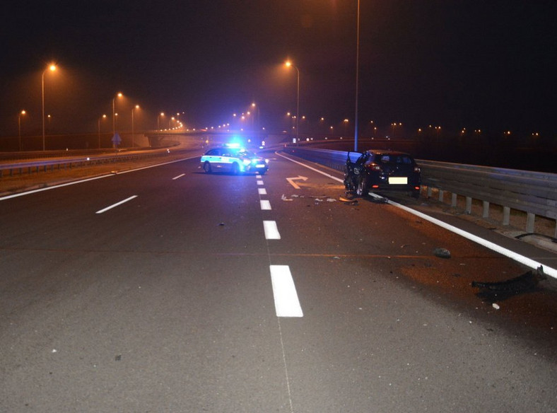 Pijany jechał pod prąd autostradą A4. Skończyło się poważnym wypadkiem