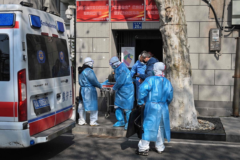 Koronawirus wciąż szaleje. Trwa ewakuacja Polaków z Wuhan