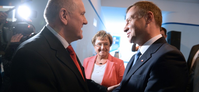 OPZZ chwali Dudę. Związkowcy wręczyli mu postulaty socjalne