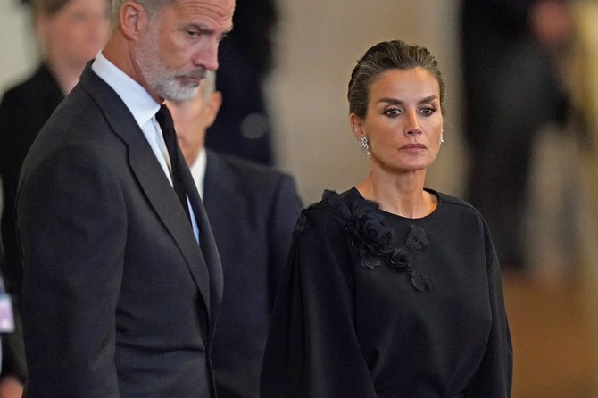 Španska kraljica Leticija i španski kralj Felipe VI u Vestminsterskoj opatiji  foto:  Jacob King/AFP