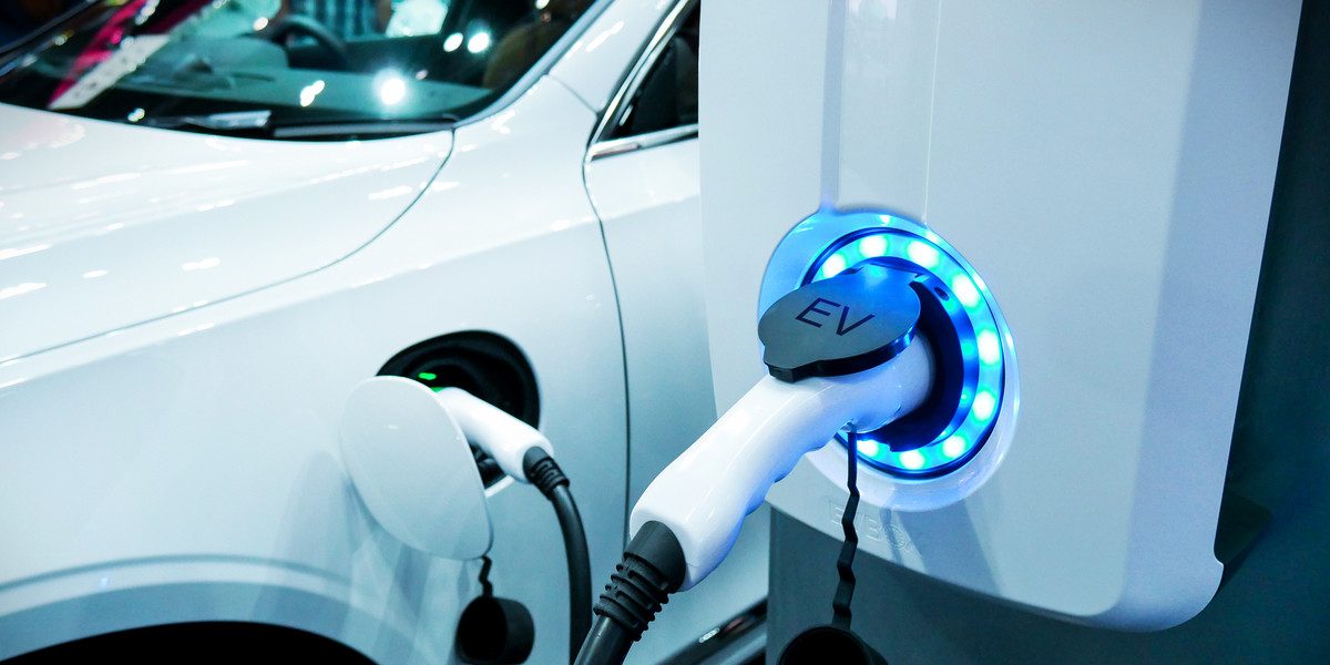 Samochody elektryczne mogą pochłaniać majątek w związku z ubezpieczeniem.