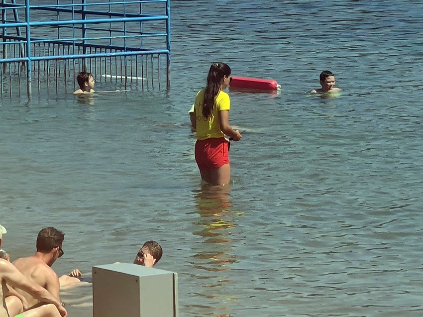 Spasioci su već uveliko raspoređeni i kontrolišu kupače na Adi Ciganliji.