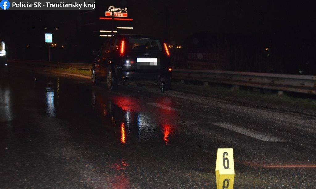 Zrážku s autom v Považskej Bystrici neprežila 73-ročná chodkyňa.