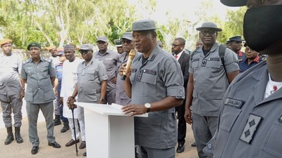 Customs announces closure of all borders with Niger Republic. [NAN]