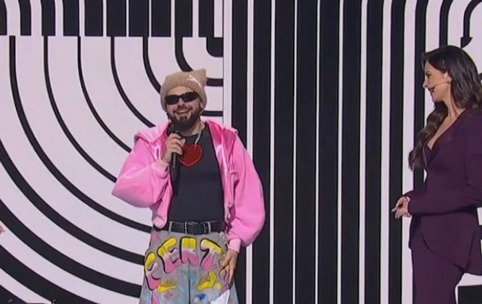 Aklas u revijalnom delu