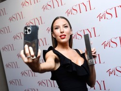 "Co to za góry i doliny?" Internauci śmieją się z dekoltu Ewy Chodakowskiej. FOTO