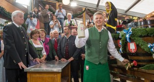 Rozpoczęło się największe na świecie święto piwa - Oktoberfest [GALERIA]