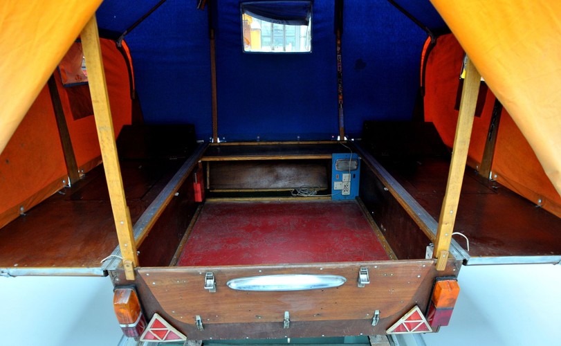 Przyczepka namiotowa tramp 66 z 1966 roku