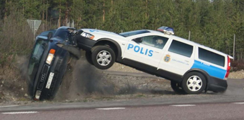 Tak policja łapie bandytów w Szwecji. Super foty!