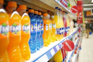 Podatek cukrowy 2026: nowe stawki, kto straci i o ile podrożeją napoje