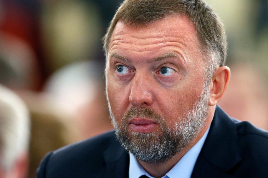 Oleg Deripaska, rosyjski magnat branży aluminiowej, poszedł na „potężne ustępstwo” wobec USA - twierdzi brytyjski dziennik