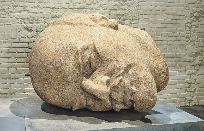 Glava sa razmontiranog Lenjinovog spomenika 