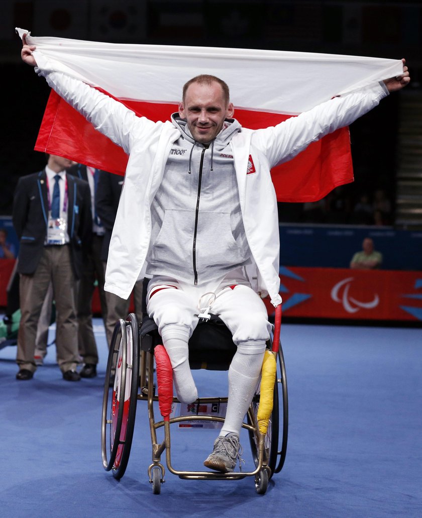 Paraolimpijczycy idą jak burza. Medal szpadzistów!