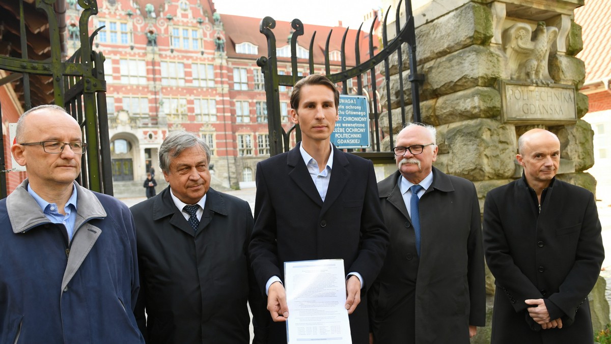 Ponad 60 naukowców - członków Akademickiego Klubu Obywatelskiego im. prezydenta RP Lecha Kaczyńskiego w Gdańsku - udzieliło swojego poparcia w drugiej turze wyborów samorządowych kandydatowi Zjednoczonej Prawicy na prezydenta Gdańska Kacprowi Płażyńskiemu.