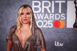 One su u RANIM DVADESETIM, a zbog filera i botoksa izgledaju kao da su VRŠNJAKINJE SVOJIH MAJKI: Stručnjaci kažu da su ovo TRI KLJUČNA RAZLOGA zašto gen Z brže stare