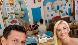 Anja Mit sa porodicom na letovanju