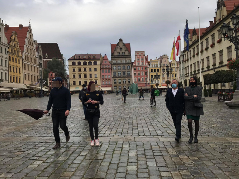 Strefa żółta we Wrocławiu - nie wszyscy nosili maseczki 