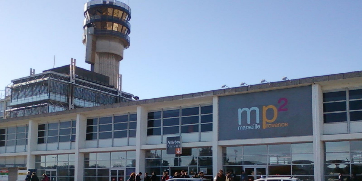 Ewakuacja lotniska w Marsylii