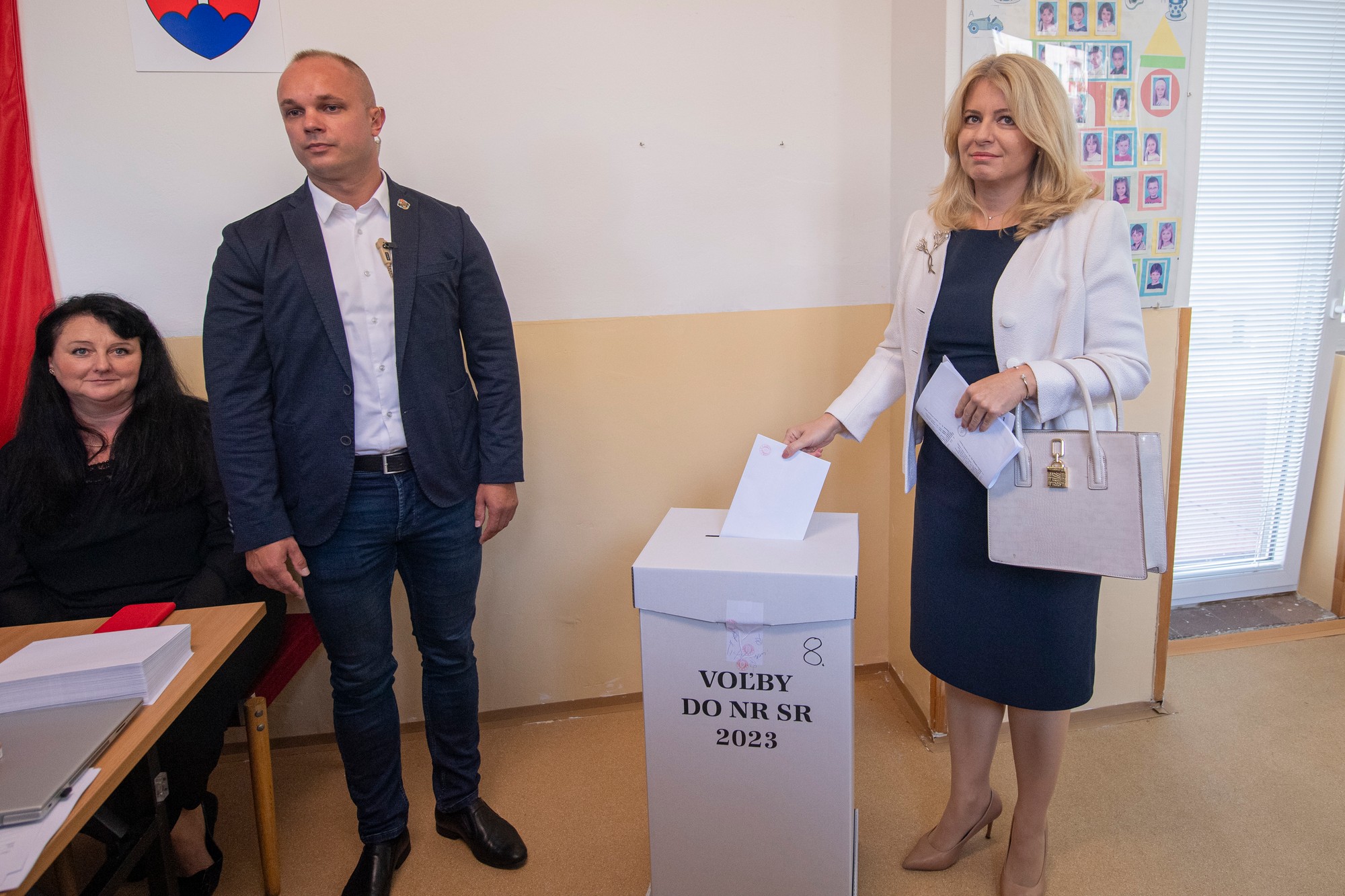 Čaputová na voľbách v Pezinku.