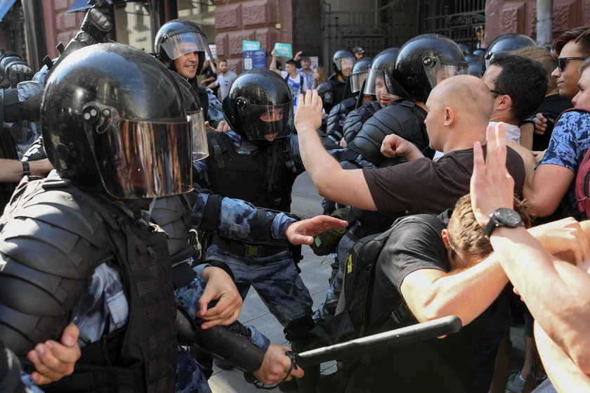 protestujący w stolicy Rosji MOskwie