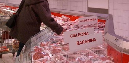 Mięso z hipermarketu świeci na zielono