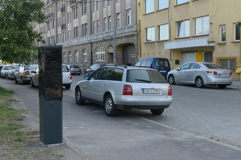 Parkomaty już stoją pod Urzędem Marszałkowskim