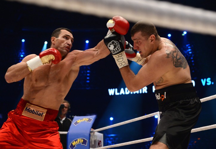 Zobacz jak Kliczko 'lał' Wacha. Polak jednak nie padł na deski