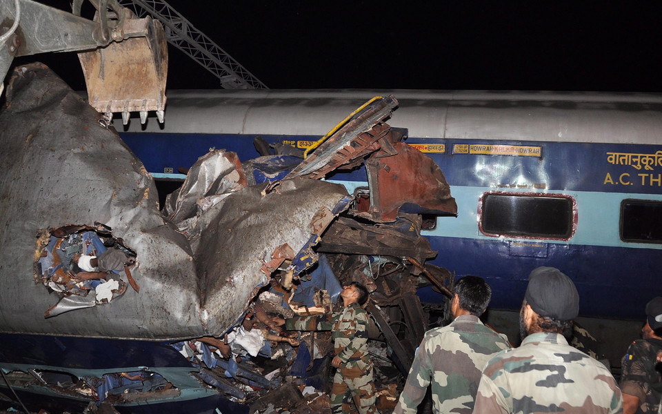 INDIA TRAIN ACCIDENT