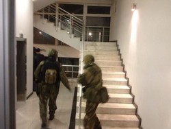 Zamaskowani i uzbrojeni mężczyźni wtargnęli do hotelu Moskwa w Symferopolu