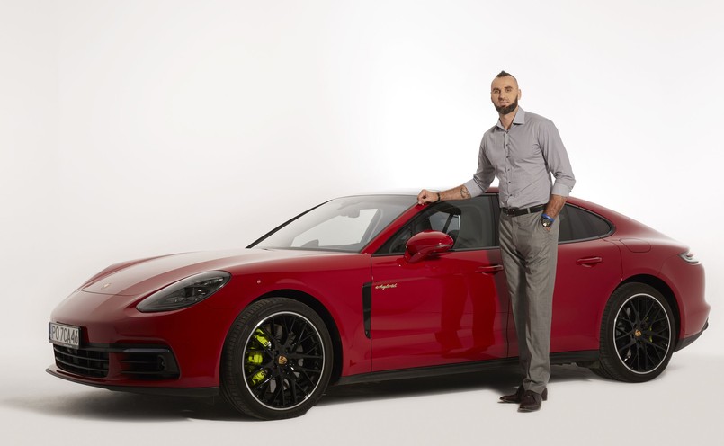 Marcin Gortat i Porsche Panamera 4 E-Hybrid