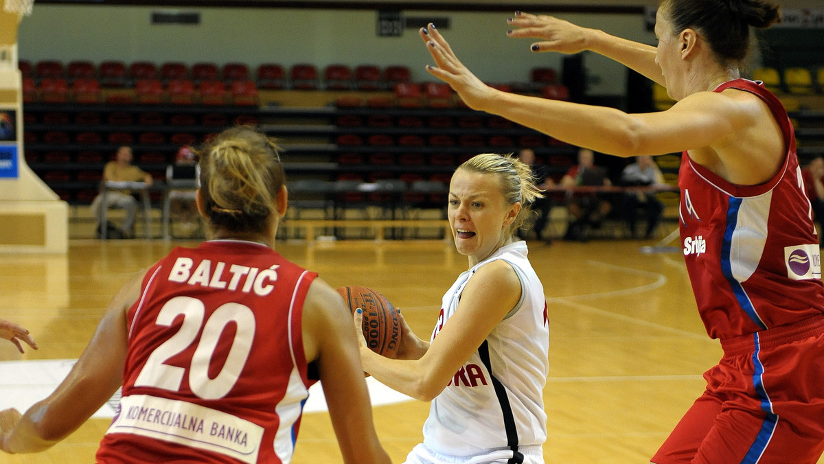 Polskie koszykarki zanotowały drugie zwycięstwo w eliminacjach do mistrzostw Europy, które w 2013 roku odbędą się we Francji. W sobotę Biało-Czerwone pokonały w Krośnie Serbki 76:74 (20:28, 20:21, 17:11, 19:14) , choć niemal przez całe spotkanie przegrywały.